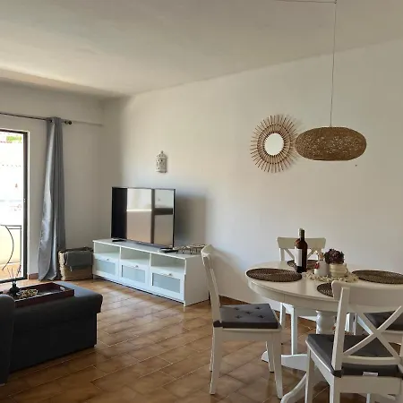 Apartment Roof-top Apartment, Near Carvoeiro Beach!